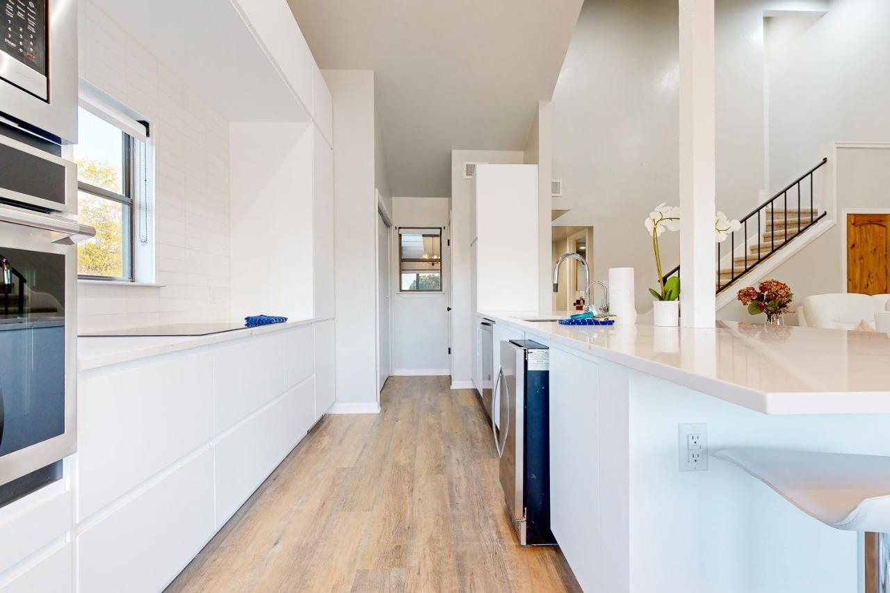 Way To The Bay Apartment Horseshoe Bay Bagian luar foto