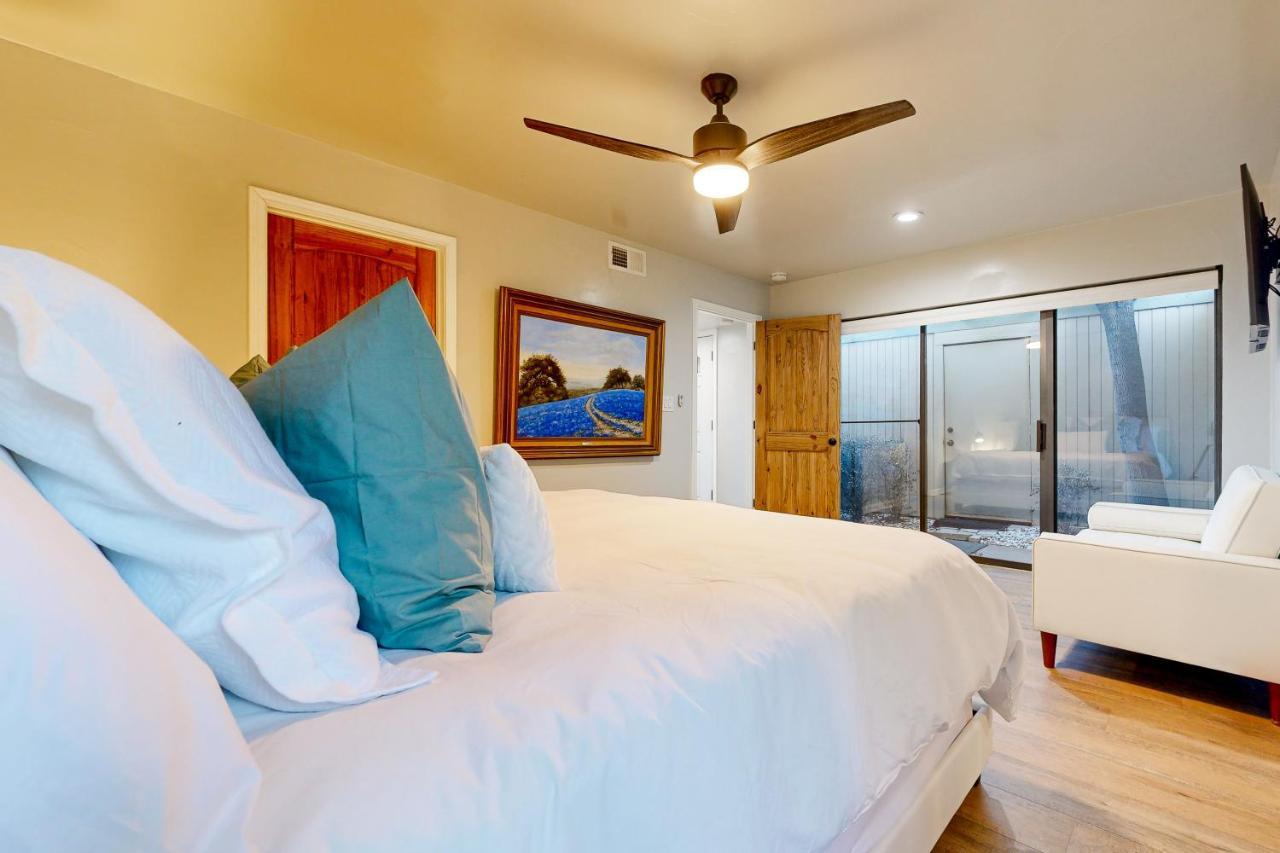 Way To The Bay Apartment Horseshoe Bay Bagian luar foto