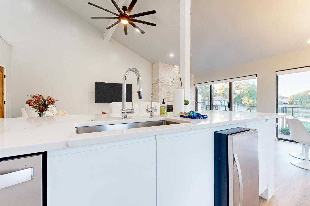 Way To The Bay Apartment Horseshoe Bay Bagian luar foto